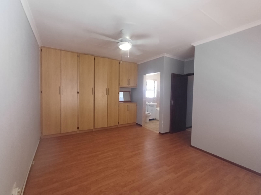 To Let 3 Bedroom Property for Rent in Dana Bay Western Cape